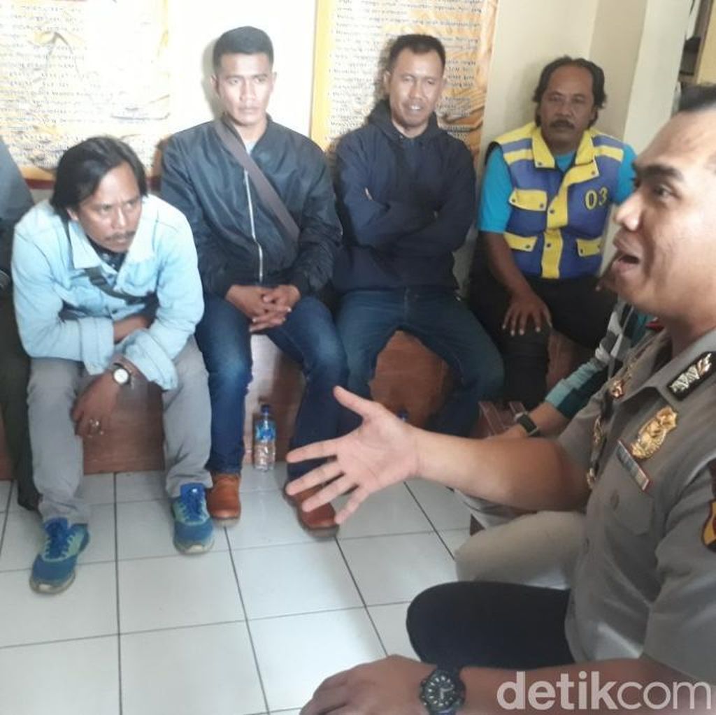 Perusakan Pangkalan Ojek di Jatinangor Dipicu I nfo Hoax Perusakan Pangkalan Ojek di Jatinangor Dipicu Info Hoax