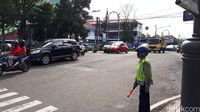 Kisah Abah, Si 'Kuncen' Simpang Purnawarman Bandung