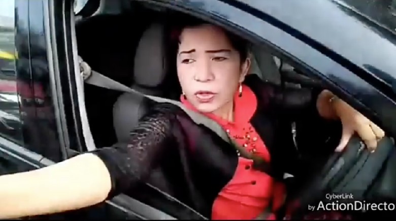 Viral Video Ibu-ibu Teriak Polisi Jambret Saat akan Ditilang Viral Video Ibu-ibu Teriak Polisi Jambret Saat akan Ditilang