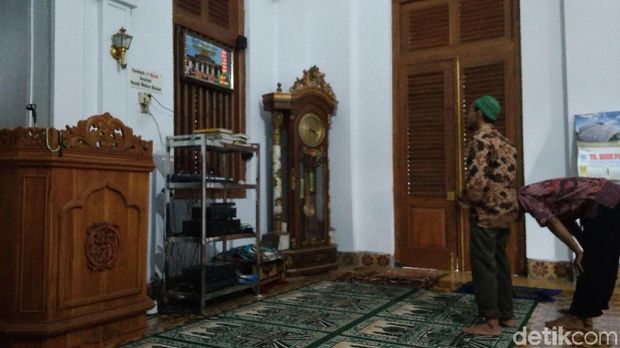 Masjid Tua di Cirebon Ini Simbol Kerukunan Sejak Zaman Penjajahan