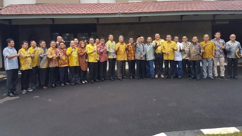 DPD I Golkar Temui Jokowi di Istana Bogor, Nurdin Halid Tak Ikut DPD I Golkar Temui Jokowi di Istana Bogor, Nurdin Halid Tak Ikut