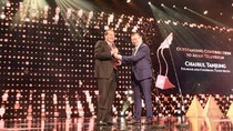 CT Raih Penghargaan atas Kontribusi Luar Biasa di Industri TV Asia CT Raih Penghargaan atas Kontribusi Luar Biasa di Industri TV Asia