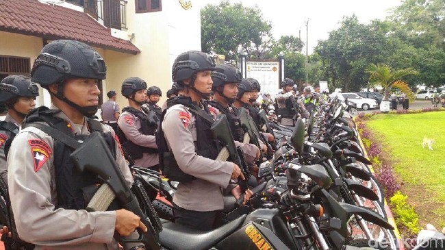 Polda Jateng Kerahkan 1.000 Personel Antisipasi Bencana di Jateng Polda Jateng Kerahkan 1.000 Personel Antisipasi Bencana di Jateng