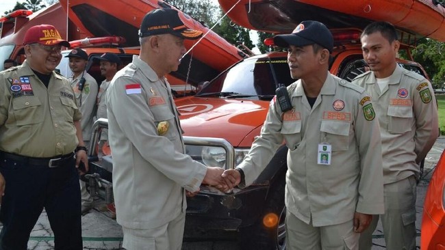 Gubernur Riau Petakan Penyebab Banjir, Apa Saja? Gubernur Riau Petakan Penyebab Banjir, Apa Saja?