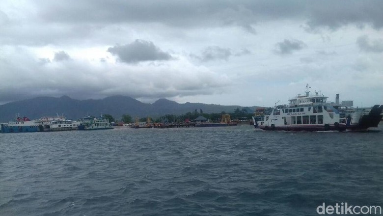 Cuaca Buruk, Pelabuhan Ketapang Gilimanuk Ditutup Sementara Cuaca Buruk, Pelabuhan Ketapang Gilimanuk Ditutup Sementara