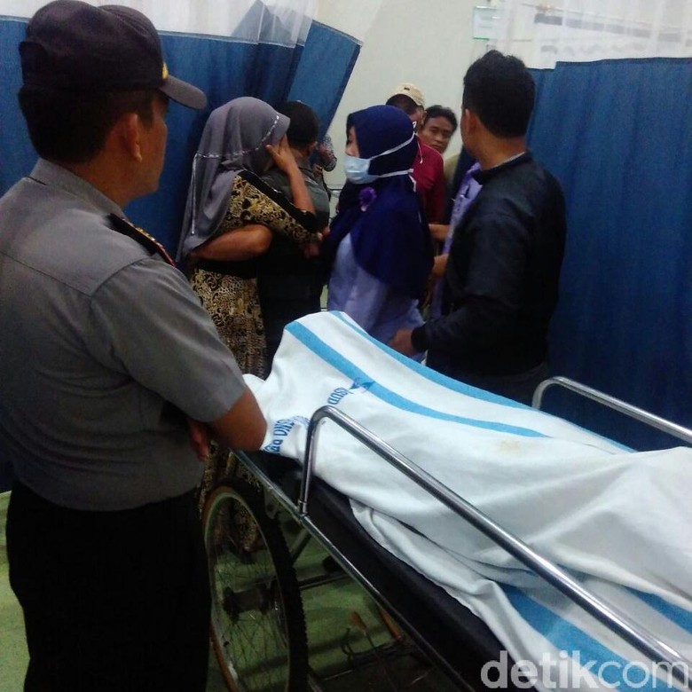 Kecelakaan Kerja di Rembang, Pasang Lampu Hias Berujung Maut Kecelakaan Kerja di Rembang, Pasang Lampu Hias Berujung Maut