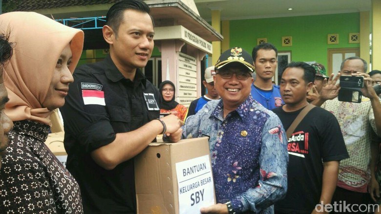 Serahkan Bantuan ke Korban Banjir di Bantul, AHY: Murni Kemanusiaan Serahkan Bantuan ke Korban Banjir di Bantul, AHY: Murni Kemanusiaan