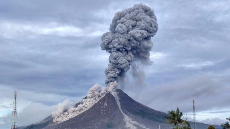 Warga Diminta Waspadai Jebolnya Bendungan Sungai Laborus di Sinabung