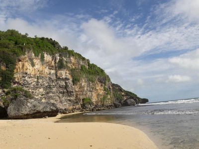 Cantik Tapi Tersembunyi, Pantai Ngrumput Gunungkidul Cantik Tapi Tersembunyi, Pantai Ngrumput Gunungkidul