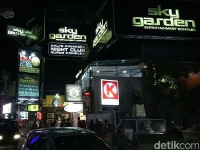 Sempat Sepi, Jalan Legian Kuta Bali Kembali Ramai Sempat Sepi, Jalan Legian Kuta Bali Kembali Ramai