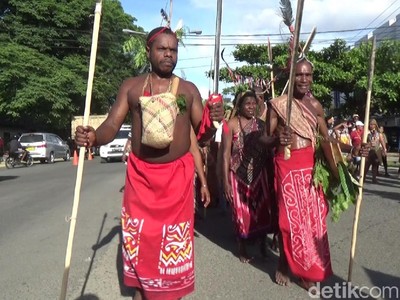 Peringati Noken sebagai Warisan Dunia, Sorong Adakan Pawai Budaya Peringati Noken sebagai Warisan Dunia, Sorong Adakan Pawai Budaya