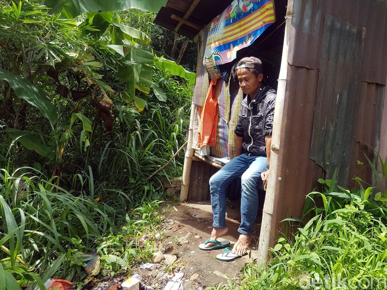 Kisah Anak Tentara di Sukabumi yang Kini Tinggal di Pos Ronda Kisah Anak Tentara di Sukabumi yang Kini Tinggal di Pos Ronda