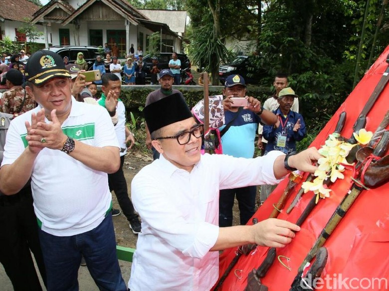 Napak Tilas Perjuangan Banyuwangi di Festival Rowo Bayu Napak Tilas Perjuangan Banyuwangi di Festival Rowo Bayu