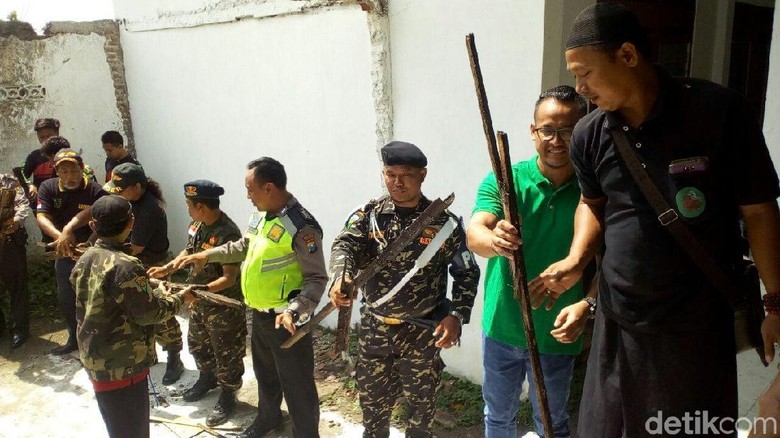 Perpustakaan Bagi Warga Miskin Dibangun Komunitas ini di Lamongan Perpustakaan Bagi Warga Miskin Dibangun Komunitas ini di Lamongan