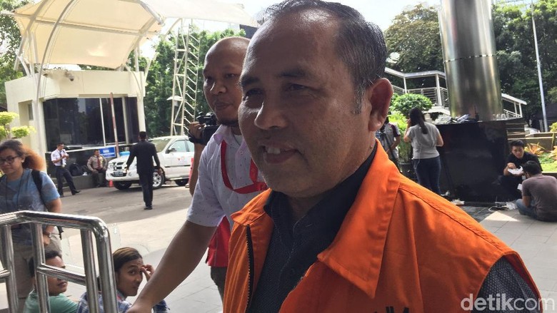 Pejabat Pemprov Jambi ini Akui Pegang Suap untuk Anggota DPRD Pejabat Pemprov Jambi ini Akui Pegang Suap untuk Anggota DPRD