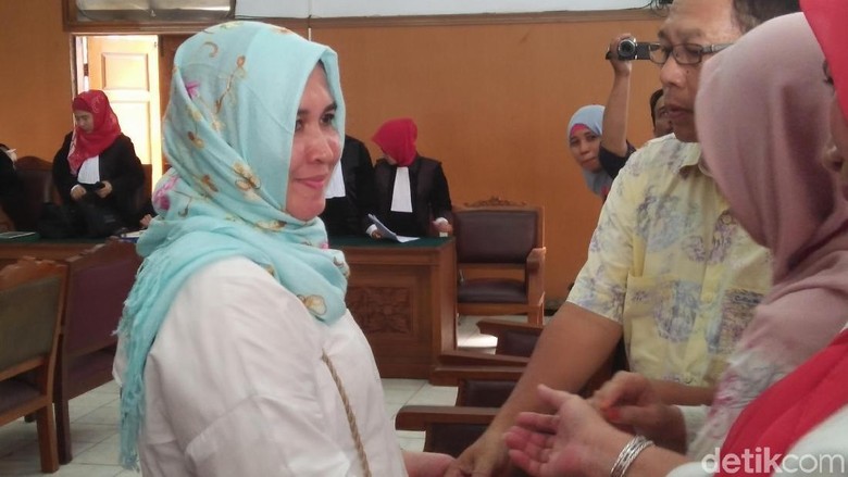 Jaksa Minta Hakim Tolak Eksepsi Asma Dewi Jaksa Minta Hakim Tolak Eksepsi Asma Dewi