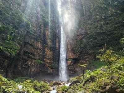 Air Terjun Kapas Biru di Lumajang, Cantik! Air Terjun Kapas Biru di Lumajang, Cantik!