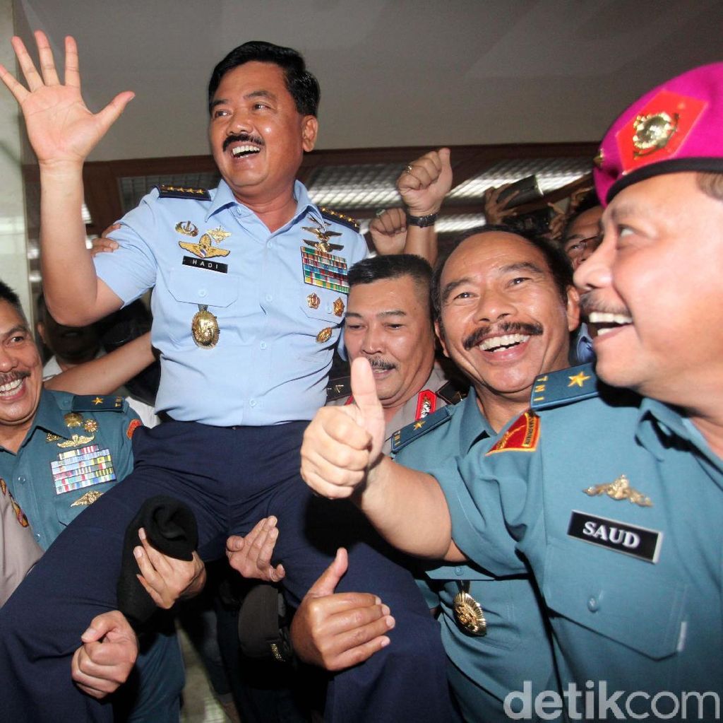 Marsekal Hadi Diarak Teman Seangkatan Marsekal Hadi Diarak Teman Seangkatan
