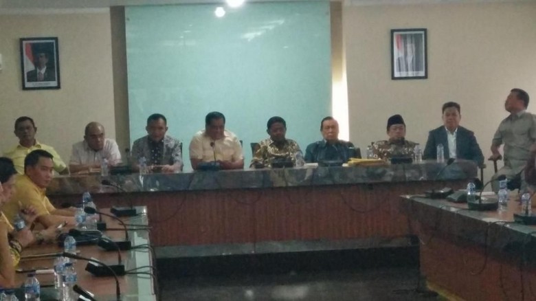 DPP Golkar Siap Gelar Munaslub Tentukan Pengganti Setya Novanto DPP Golkar Siap Gelar Munaslub Tentukan Pengganti Setya Novanto