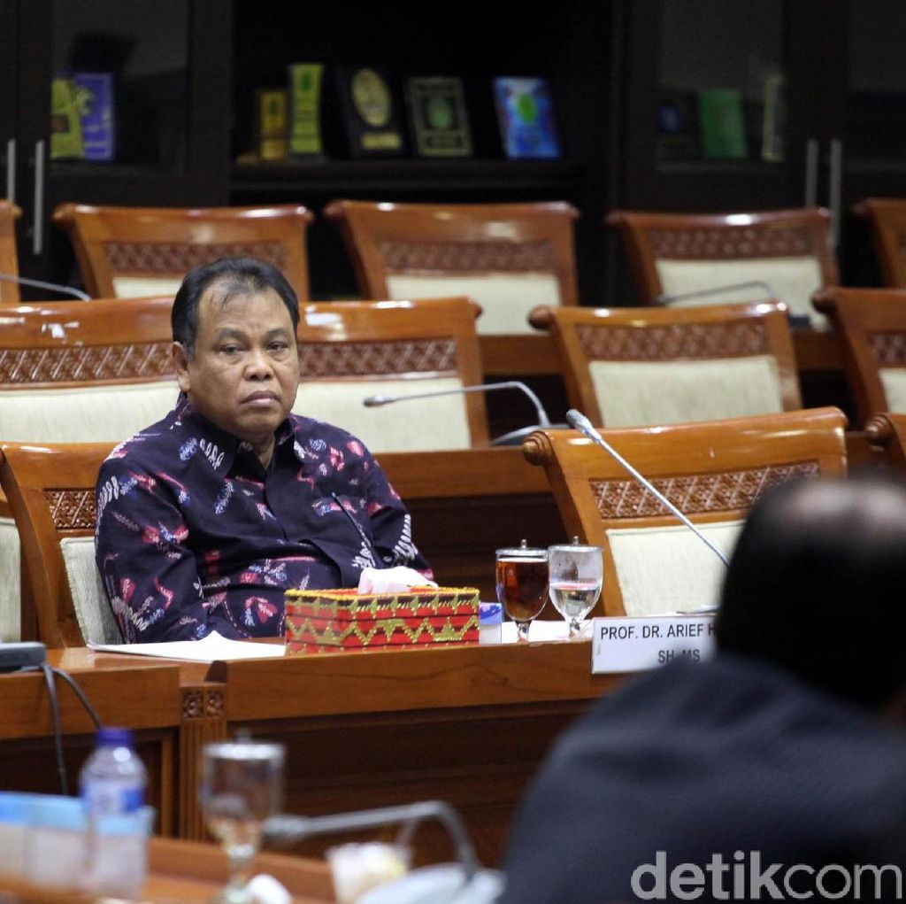 DPR Gelar Paripurna Persetujuan Hakim MK Arief Hidayat Besok DPR Gelar Paripurna Persetujuan Hakim MK Arief Hidayat Besok