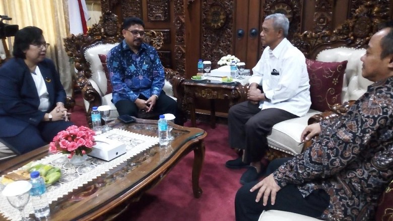 Silaturahmi ke PP Muhammadiyah, NasDem Bicara Dukungan ke Jokowi Silaturahmi ke PP Muhammadiyah, NasDem Bicara Dukungan ke Jokowi