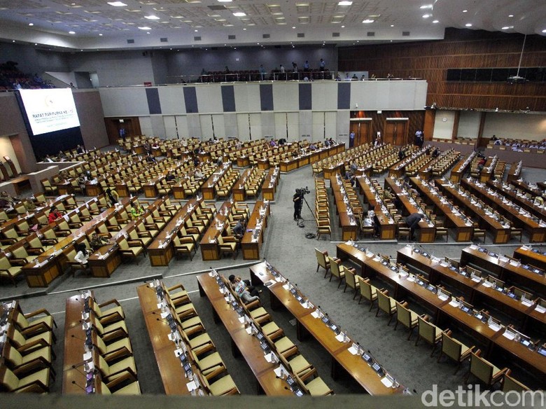 PDIP dan PKS Interupsi soal Yerusalem Saat Paripurna PDIP dan PKS Interupsi soal Yerusalem Saat Paripurna