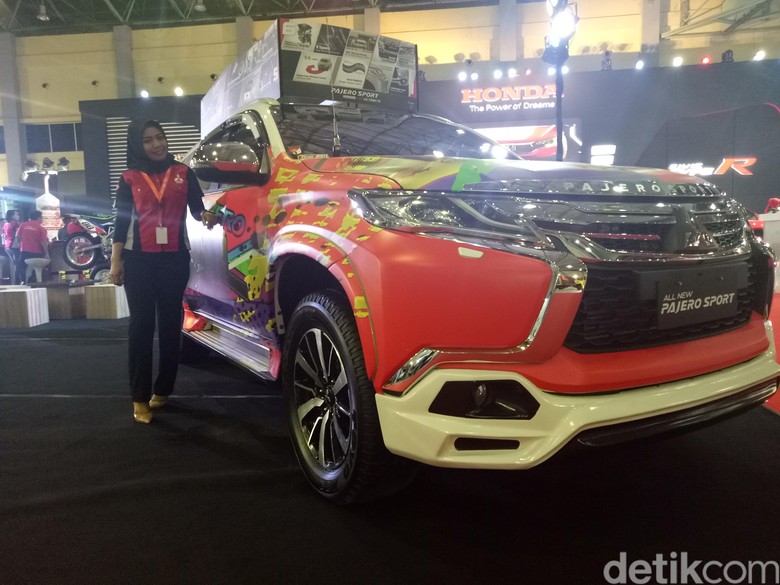 Mitsubishi Pajero Sport Gendong Motor Trail di Makassar Mitsubishi Pajero Sport Gendong Motor Trail di Makassar