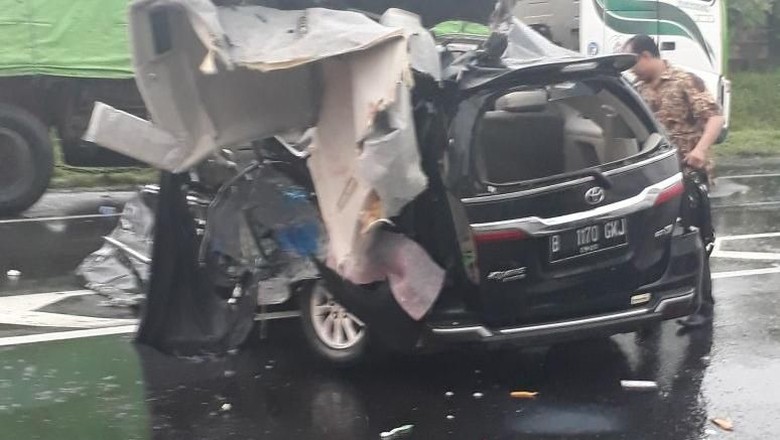 Istri Meninggal di Kecelakaan Tol Cipali, Bupati Pidie Aceh Selamat Istri Meninggal di Kecelakaan Tol Cipali, Bupati Pidie Aceh Selamat