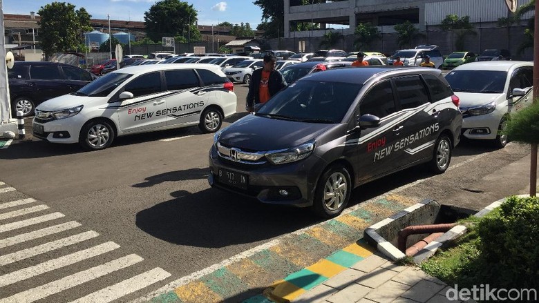 Honda Masih Menahan Harga Mobil Honda Masih Menahan Harga Mobil
