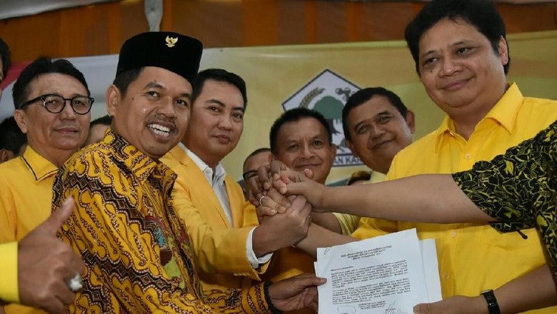 Airlangga Pimpin Langsung Rapat Pencabutan Dukungan ke Ridwan Kamil Airlangga Pimpin Langsung Rapat Pencabutan Dukungan ke Ridwan Kamil