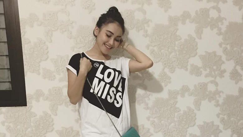 Video Ayu Ting Ting Diduga Mabuk, Via Vallen Tegaskan Bukan Pelakor Video Ayu Ting Ting Diduga Mabuk, Via Vallen Tegaskan Bukan Pelakor