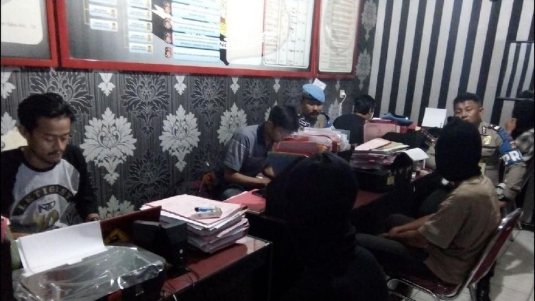 Tak Terima Ditegur, Tiga Pemuda di Sukabumi Nekat Keroyok Polisi