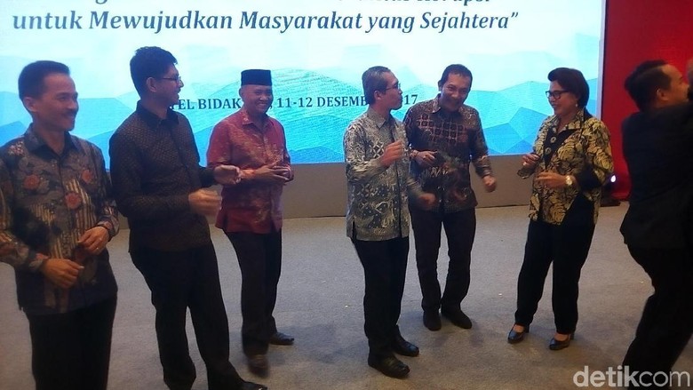 Saat 5 Pimpinan KPK Berjoget di Penutupan Hari Antikorupsi Saat 5 Pimpinan KPK Berjoget di Penutupan Hari Antikorupsi
