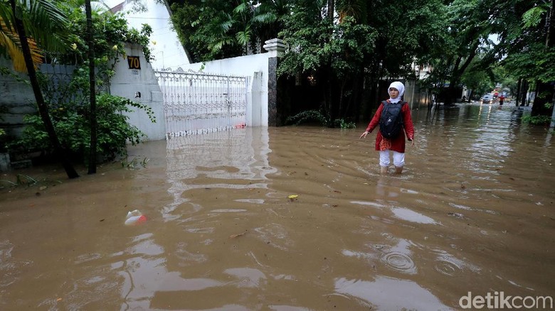 Kadis SDA DKI: Banjir Saat Ini Hanya Tiga Jam Kadis SDA DKI: Banjir Saat Ini Hanya Tiga Jam