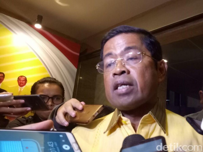 Idrus Tentukan Sikap Maju Jadi Caketum Golkar Usai Pleno DPP Idrus Tentukan Sikap Maju Jadi Caketum Golkar Usai Pleno DPP