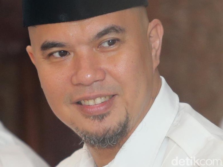 Sidang Perdana Ahmad Dhani Digelar Siang Ini Sidang Perdana Ahmad Dhani Digelar Siang Ini