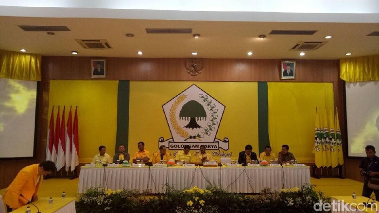 Golkar Diprediksi Terlempar dari 2 Besar Pemilu 2019 Golkar Diprediksi Terlempar dari 2 Besar Pemilu 2019