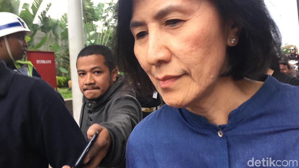 Diperiksa KPK Terkait Kasus Emirsyah, Sallyawati: Tanya Penyidik Diperiksa KPK Terkait Kasus Emirsyah, Sallyawati: Tanya Penyidik