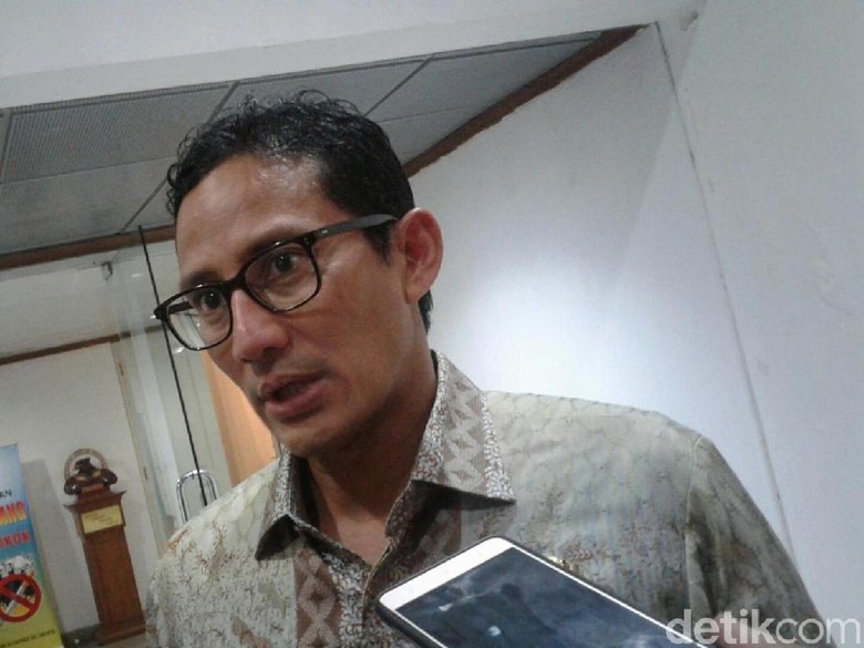 Sopir Angkot Kencing Sembarangan di Matraman, Sandi: Di Luar Norma Sopir Angkot Kencing Sembarangan di Matraman, Sandi: Di Luar Norma