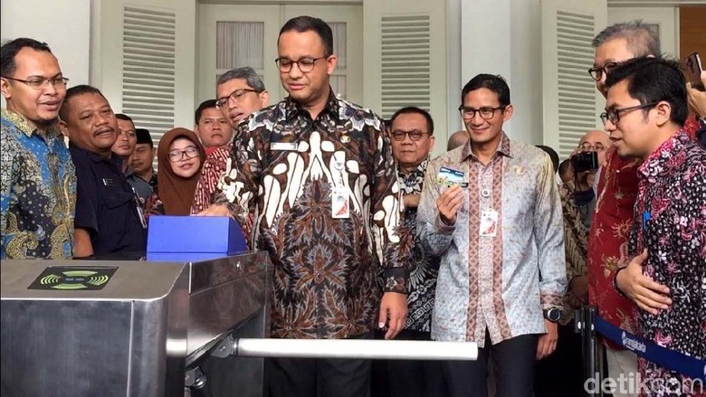 Anies Luncurkan Kartu OK Otrip Anies Luncurkan Kartu OK Otrip