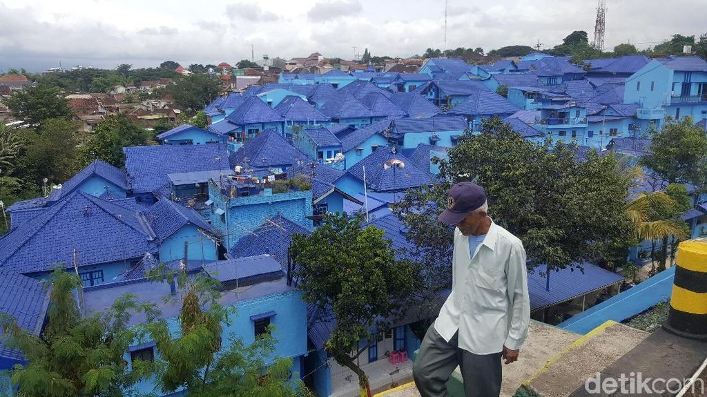 FOTO: Kampung Biru, Wisata Tematik Baru di Kota Malang FOTO: Kampung Biru, Wisata Tematik Baru di Kota Malang