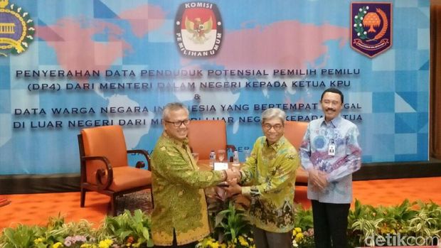  Kemendagri menerima DP4 dan data WNI di luar negeri untuk Pemilu 2019, Jumat (15/12/2017)