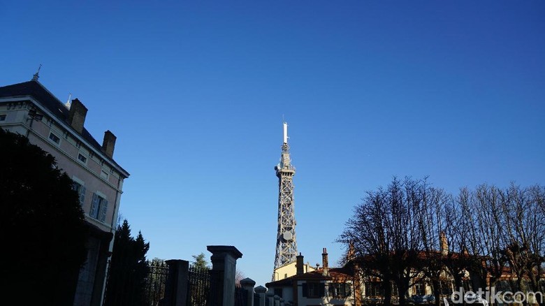 Kembaran Menara Eiffel di Lyon (Afif Farhan/detikTravel) Kembaran Menara Eiffel di Lyon (Afif Farhan/detikTravel)