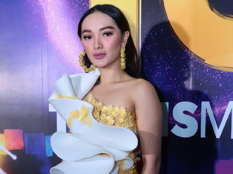 Tak Mau Pusing Soal Hati, Zaskia Gotik Pilih Fokus Kerja Tak Mau Pusing Soal Hati, Zaskia Gotik Pilih Fokus Kerja