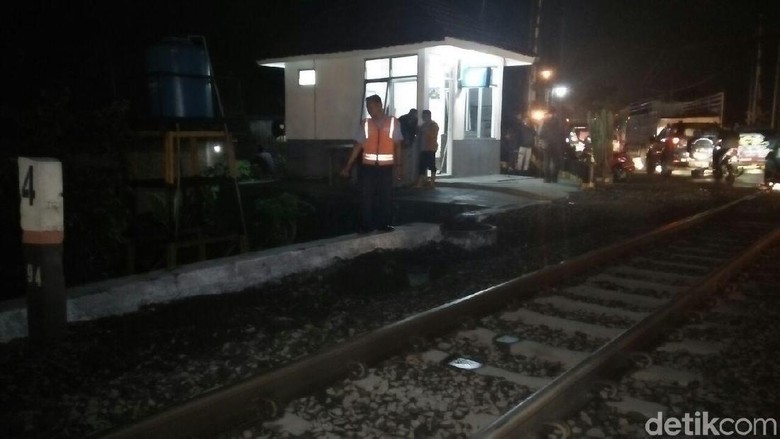 Foto Polisi Ganteng yang Meninggal Akibat Tertabrak KA Viral Foto Polisi Ganteng yang Meninggal Akibat Tertabrak KA Viral