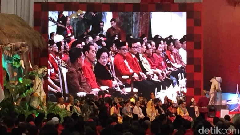 Rakornas 3 Pilar PDIP, Jokowi: Saya Yakin Terinspirasi Bung Karno Rakornas 3 Pilar PDIP, Jokowi: Saya Yakin Terinspirasi Bung Karno