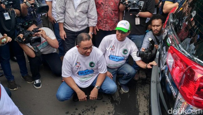 Mobilnya Lolos Uji Emisi, Ini Pesan Anies ke Warga DKI Mobilnya Lolos Uji Emisi, Ini Pesan Anies ke Warga DKI