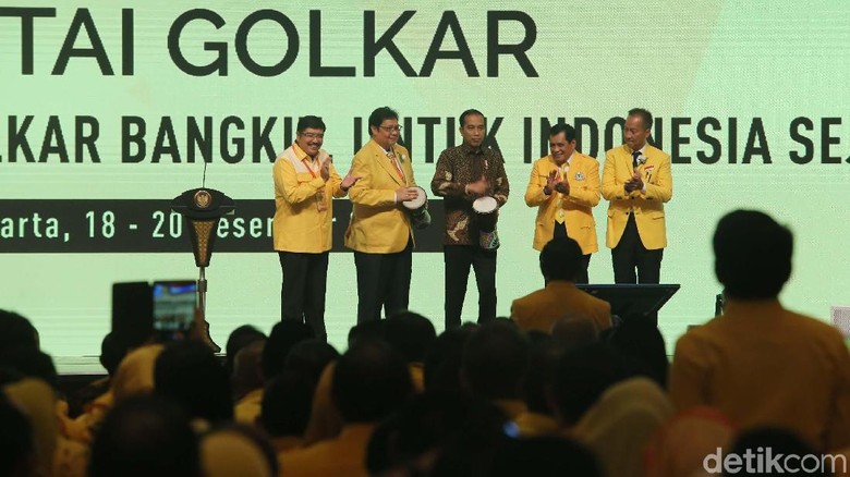 Soal Posisi Airlangga di Kabinet, Jokowi: Tunggu Munaslub Soal Posisi Airlangga di Kabinet, Jokowi: Tunggu Munaslub