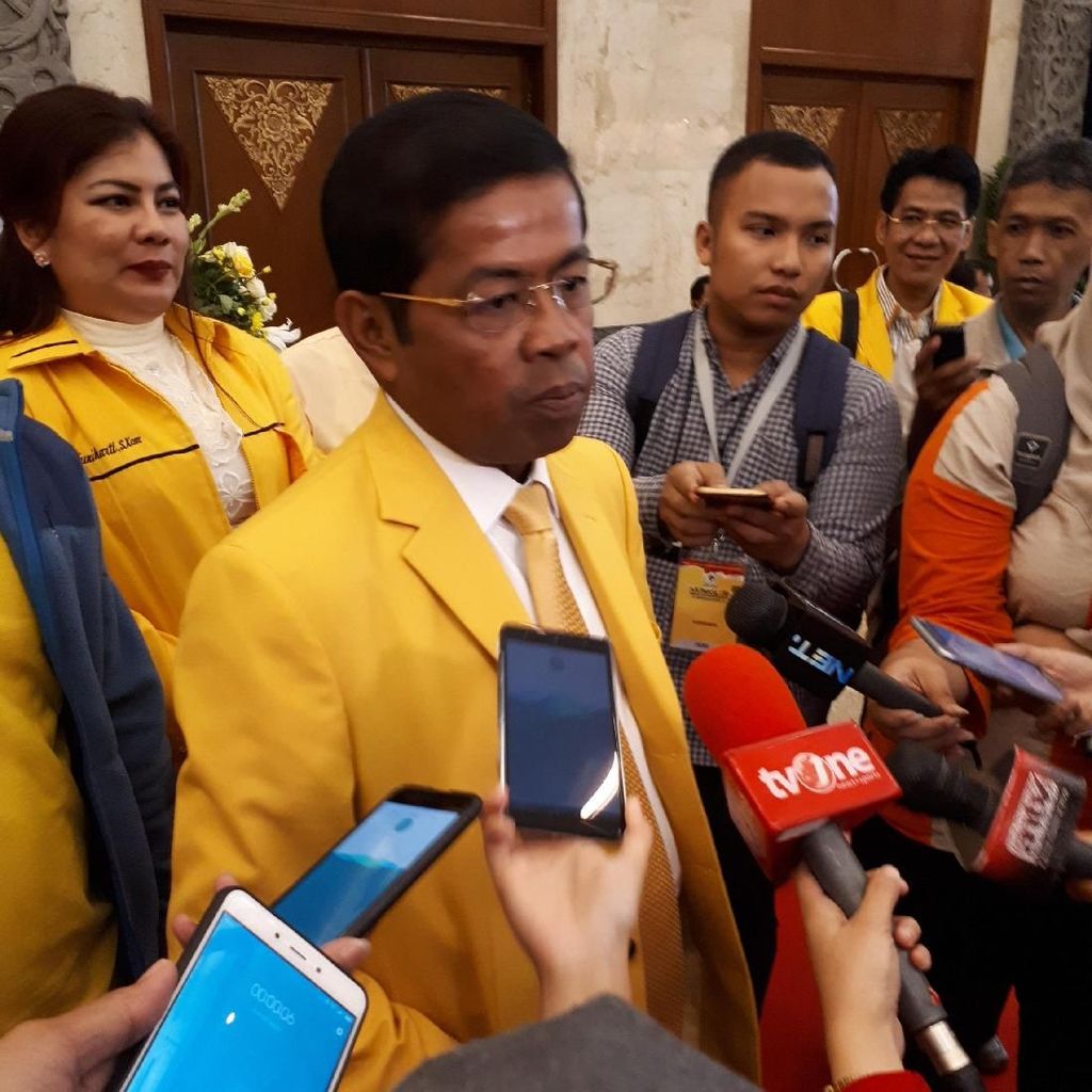 Ssst... Nama Idrus Marham Santer Digosipkan Jadi Mensos Ssst... Nama Idrus Marham Santer Digosipkan Jadi Mensos