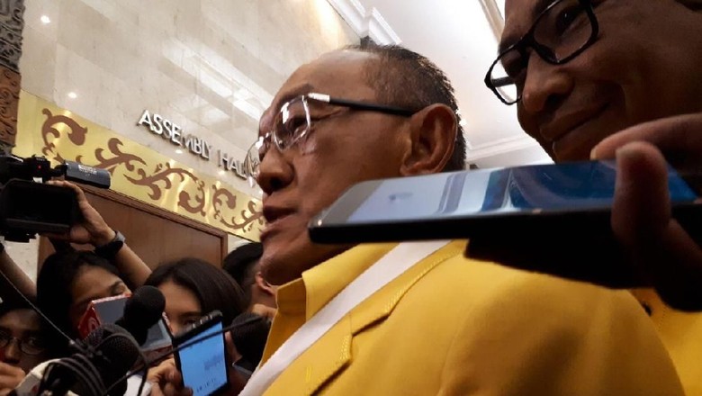 Ical Pastikan Tak Ada Aliran Uang e-KTP ke Rapimnas Golkar Ical Pastikan Tak Ada Aliran Uang e-KTP ke Rapimnas Golkar